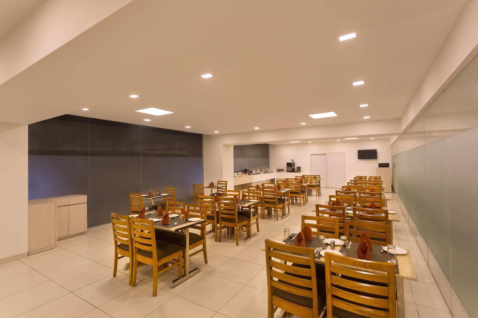 Noida 63 Hotel Luaran gambar